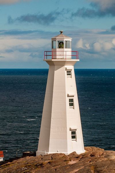 DeFreitas, Michael 아티스트의 Cape Spear Lighthouse National Historic Site-Cape Spear-St Johns-Newfoundland-Canada작품입니다.